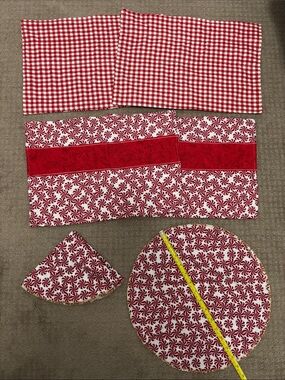 Red and White Holiday Table Linens Set - Gingham & Peppermint Print